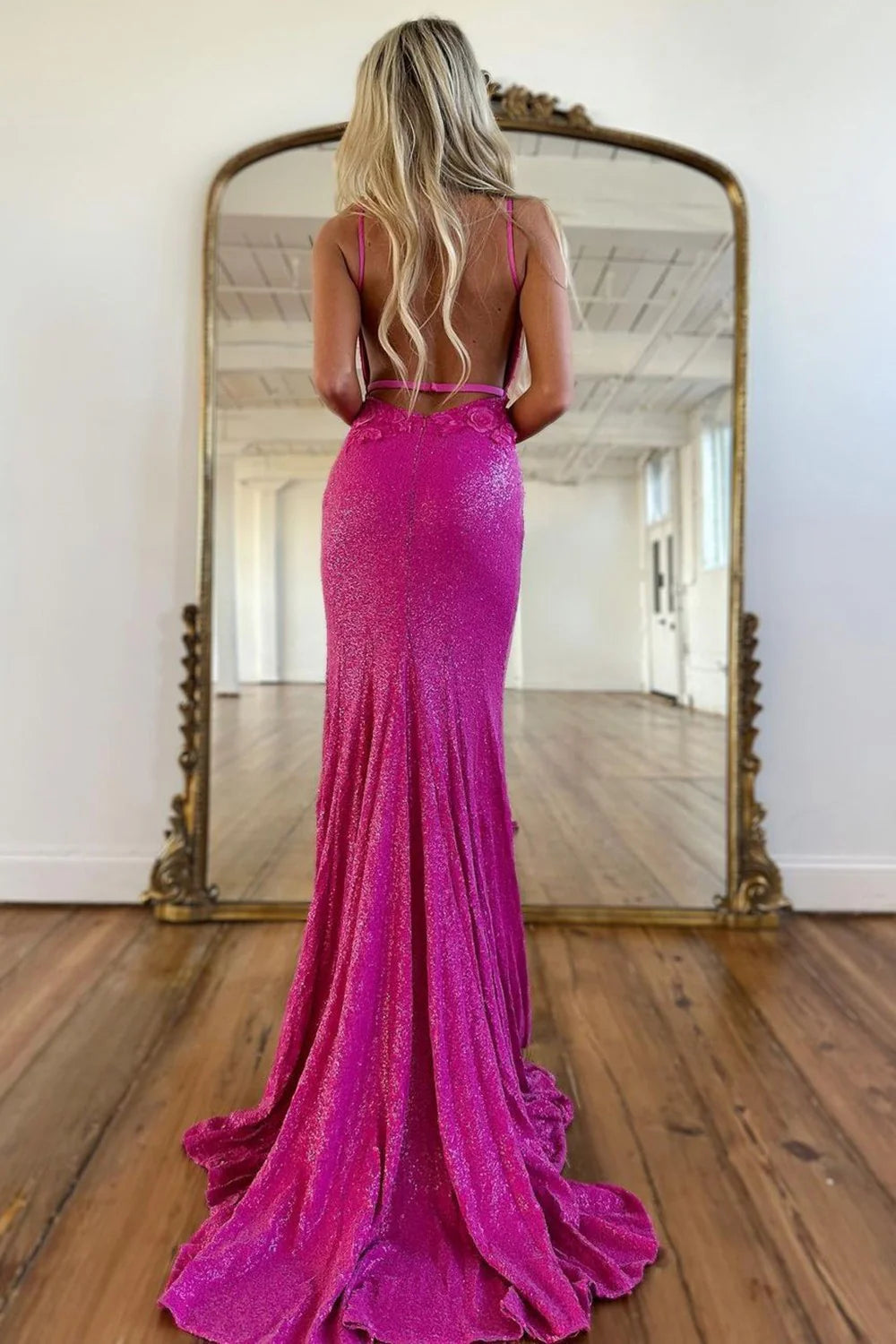 Vestido de fiesta largo con lentejuelas, espalda abierta, tirantes finos y purpurina fucsia con abertura